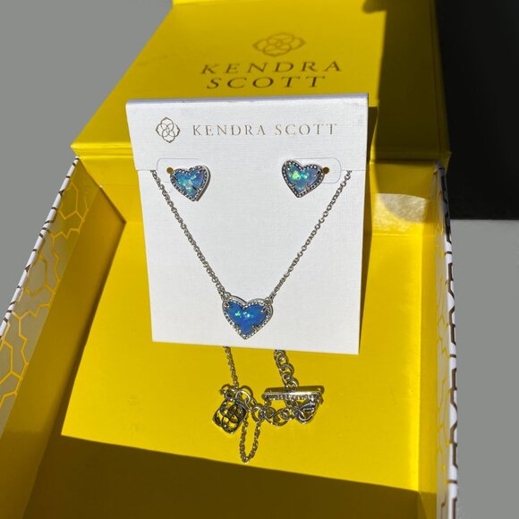 Kendra Scott *NEW Ari Heart Kyocera Opal Ocean Blue Silver SET Necklace Earrings - Picture 7 of 7